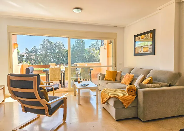 Three Bedroom In Chapas マルベーリャ